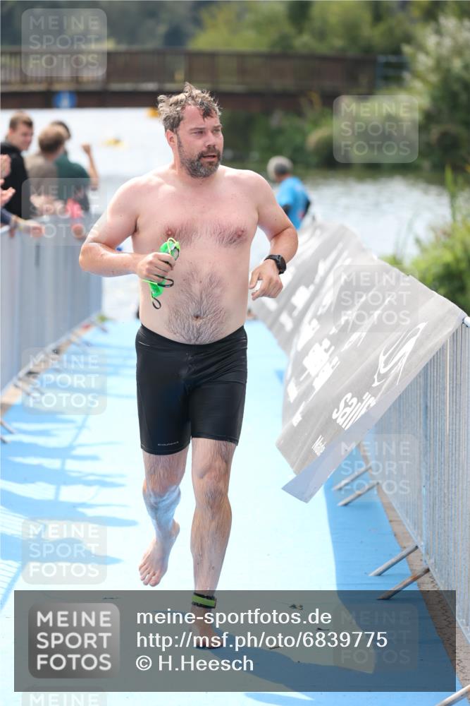 25.08.2024 - Elbe Triathlon Hamburg H.Heesch http://msf.ph/oto/6839775 25.08.2024 14:05:57 Schwimmen 6, 15, 17, 19, 23, 29 meine-sportfotos.de