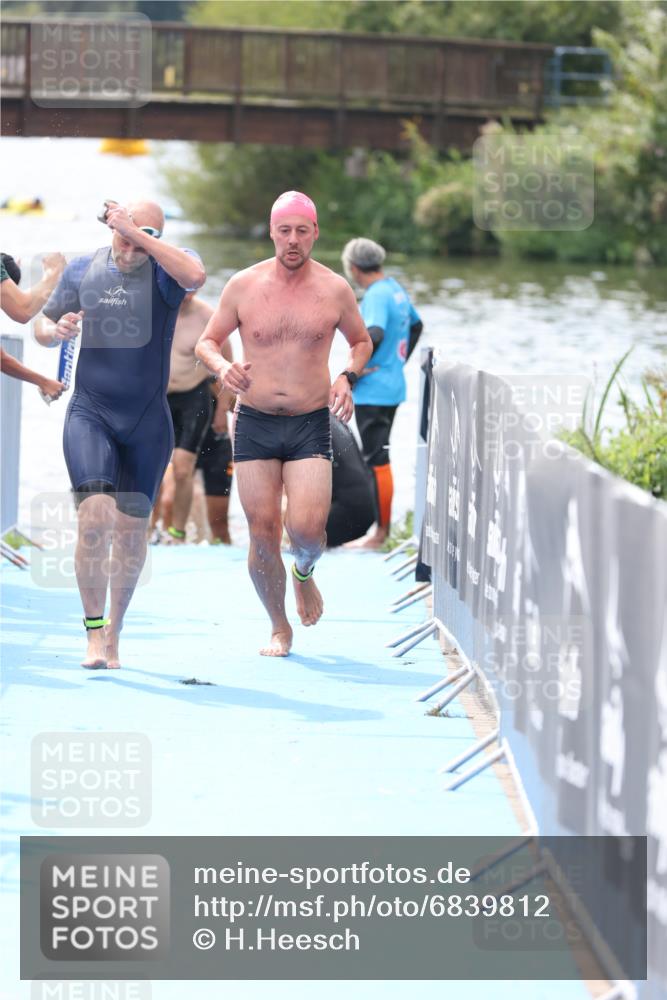 25.08.2024 - Elbe Triathlon Hamburg H.Heesch http://msf.ph/oto/6839812 25.08.2024 14:06:09 Schwimmen 6, 7, 10, 17, 18, 23, 28, 30 meine-sportfotos.de