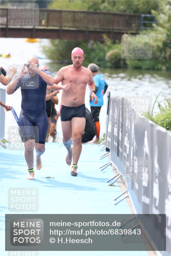 25.08.2024 - Elbe Triathlon Hamburg H.Heesch http://msf.ph/oto/6839843 25.08.2024 14:06:09 Schwimmen 6, 7, 10, 17, 18, 23, 28, 30 meine-sportfotos.de