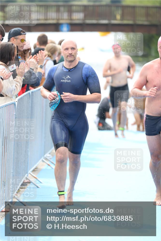 25.08.2024 - Elbe Triathlon Hamburg H.Heesch http://msf.ph/oto/6839885 25.08.2024 14:06:11 Schwimmen 6, 7, 10, 17, 18, 23, 28, 30 meine-sportfotos.de