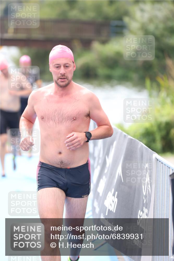 25.08.2024 - Elbe Triathlon Hamburg H.Heesch http://msf.ph/oto/6839931 25.08.2024 14:06:12 Schwimmen 6, 7, 10, 17, 18, 23, 28, 30 meine-sportfotos.de