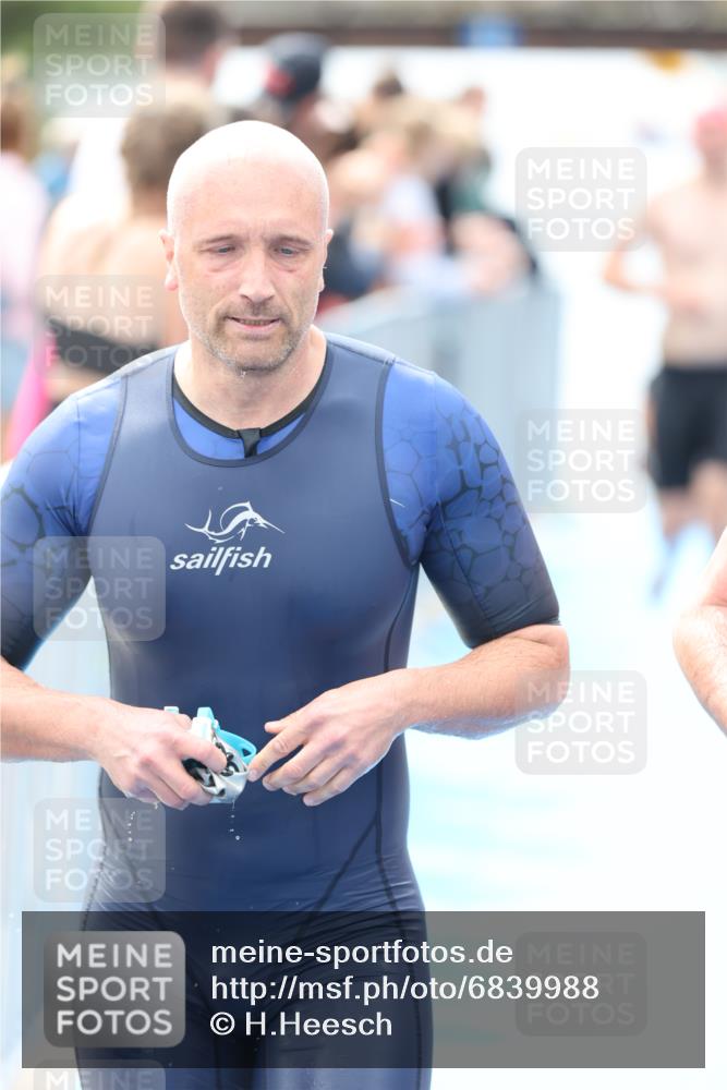 25.08.2024 - Elbe Triathlon Hamburg H.Heesch http://msf.ph/oto/6839988 25.08.2024 14:06:13 Schwimmen 6, 7, 10, 17, 18, 23, 28, 30 meine-sportfotos.de