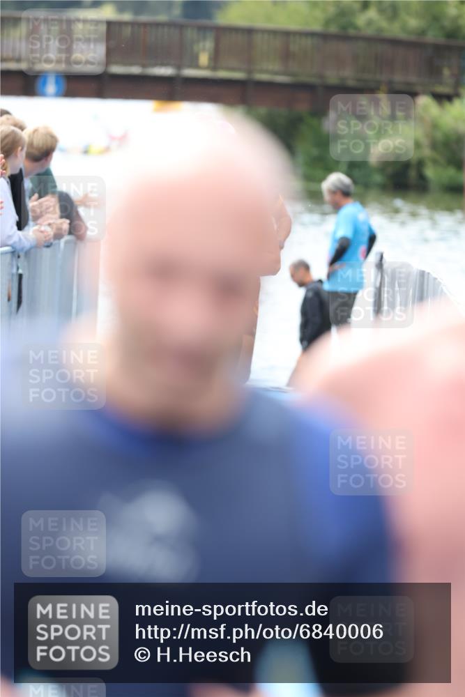 25.08.2024 - Elbe Triathlon Hamburg H.Heesch http://msf.ph/oto/6840006 25.08.2024 14:06:14 Schwimmen 6, 7, 10, 17, 18, 23, 28, 30 meine-sportfotos.de