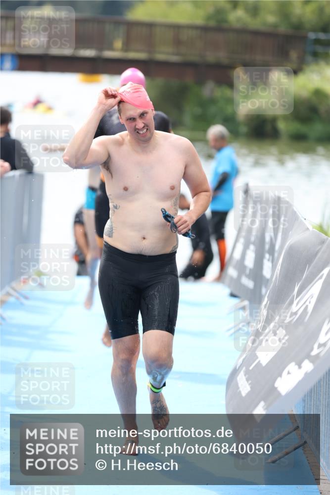 25.08.2024 - Elbe Triathlon Hamburg H.Heesch http://msf.ph/oto/6840050 25.08.2024 14:06:15 Schwimmen 6, 7, 10, 17, 18, 23, 28, 30 meine-sportfotos.de