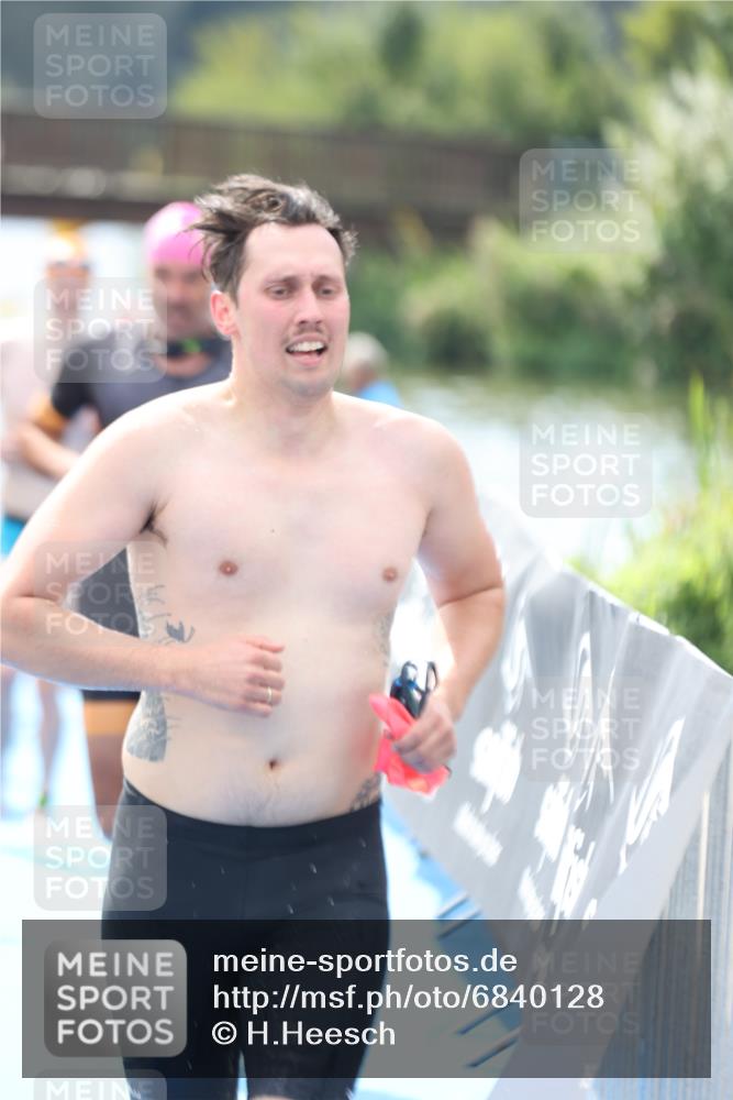 25.08.2024 - Elbe Triathlon Hamburg H.Heesch http://msf.ph/oto/6840128 25.08.2024 14:06:17 Schwimmen 6, 7, 10, 17, 18, 23, 28, 30 meine-sportfotos.de