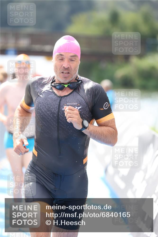25.08.2024 - Elbe Triathlon Hamburg H.Heesch http://msf.ph/oto/6840165 25.08.2024 14:06:18 Schwimmen 6, 7, 10, 18, 23, 28, 30 meine-sportfotos.de