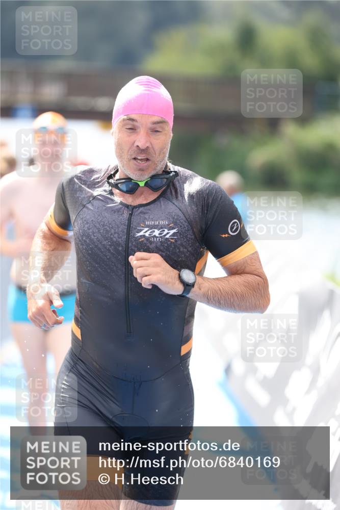 25.08.2024 - Elbe Triathlon Hamburg H.Heesch http://msf.ph/oto/6840169 25.08.2024 14:06:18 Schwimmen 6, 7, 10, 18, 23, 28, 30 meine-sportfotos.de