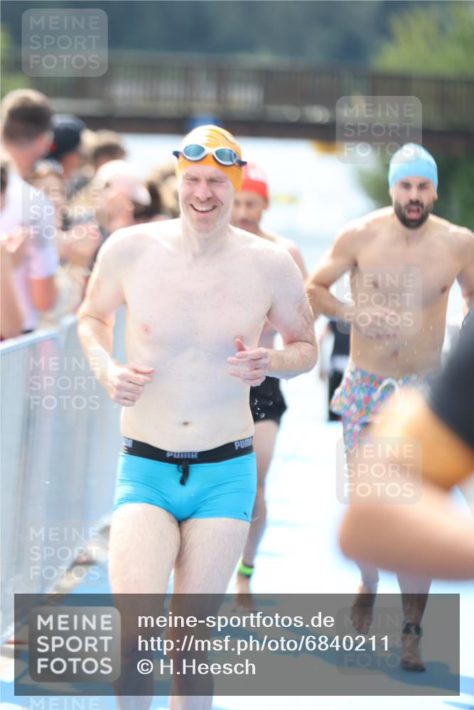25.08.2024 - Elbe Triathlon Hamburg H.Heesch http://msf.ph/oto/6840211 25.08.2024 14:06:20 Schwimmen 6, 7, 10, 18, 23, 28, 30 meine-sportfotos.de
