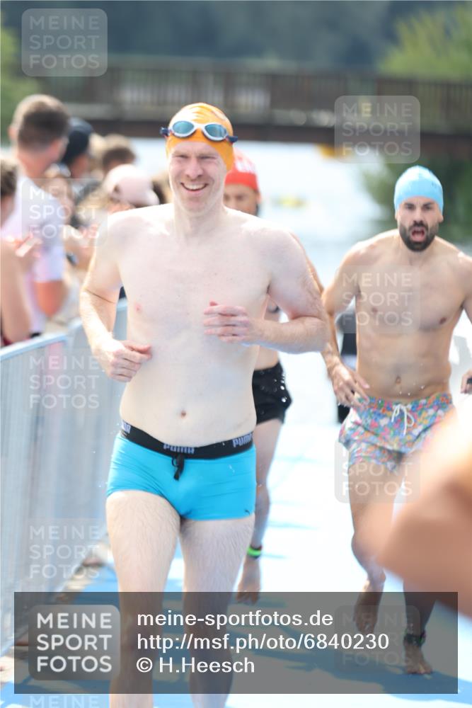 25.08.2024 - Elbe Triathlon Hamburg H.Heesch http://msf.ph/oto/6840230 25.08.2024 14:06:20 Schwimmen 6, 7, 10, 18, 23, 28, 30 meine-sportfotos.de