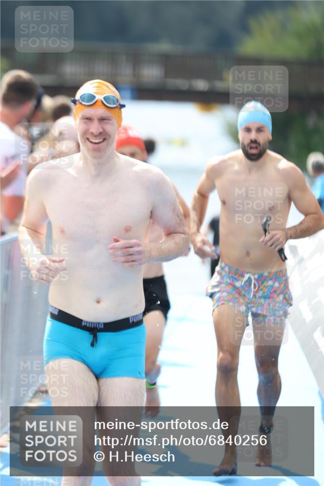 25.08.2024 - Elbe Triathlon Hamburg H.Heesch http://msf.ph/oto/6840256 25.08.2024 14:06:20 Schwimmen 6, 7, 10, 18, 23, 28, 30 meine-sportfotos.de