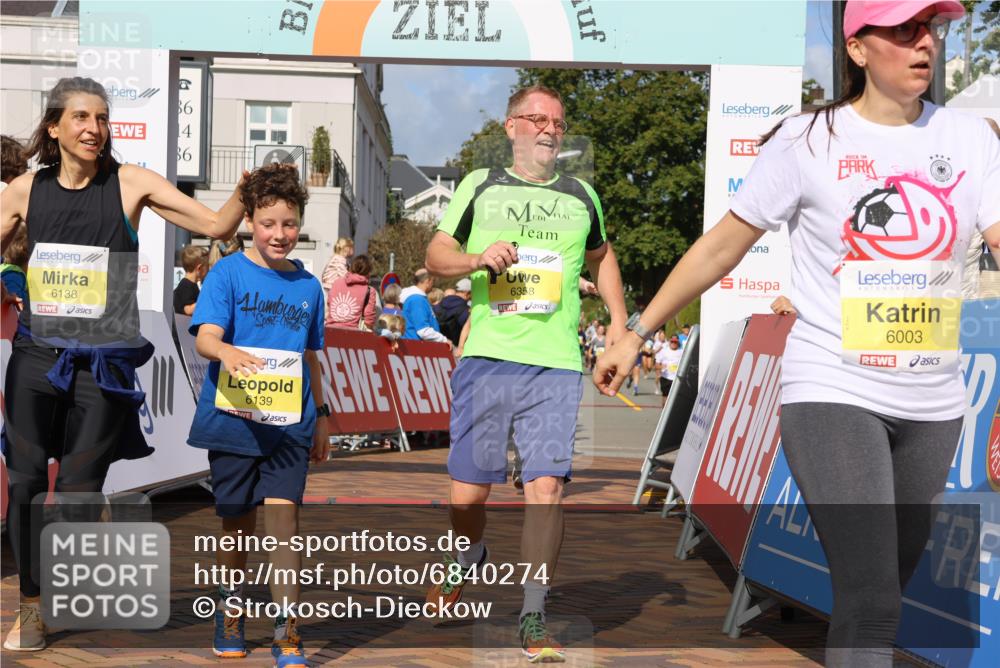 25.08.2024 - 20. Blankeneser Heldenlauf Strokosch-Dieckow http://msf.ph/oto/6840274 25.08.2024 10:30:20 Ziel 6003, 6134, 6138, 6139, 6321, 6358 meine-sportfotos.de
