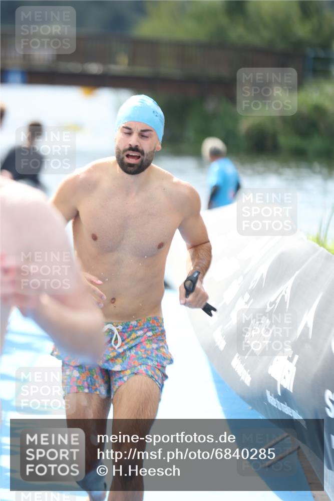 25.08.2024 - Elbe Triathlon Hamburg H.Heesch http://msf.ph/oto/6840285 25.08.2024 14:06:21 Schwimmen 6, 7, 10, 18, 23, 28, 30 meine-sportfotos.de