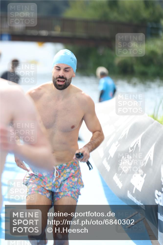 25.08.2024 - Elbe Triathlon Hamburg H.Heesch http://msf.ph/oto/6840302 25.08.2024 14:06:21 Schwimmen 6, 7, 10, 18, 23, 28, 30 meine-sportfotos.de