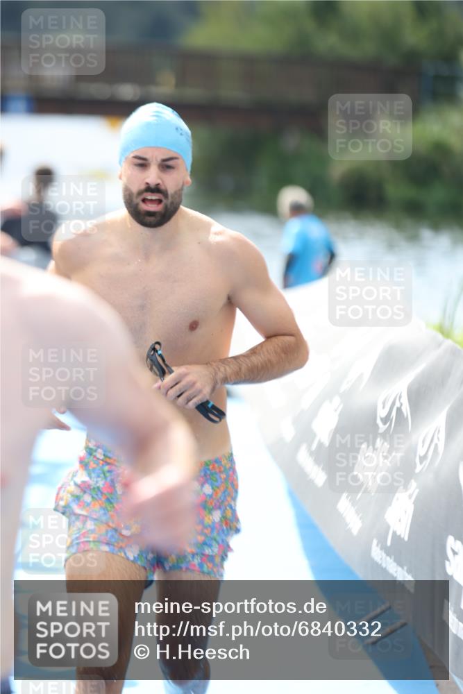 25.08.2024 - Elbe Triathlon Hamburg H.Heesch http://msf.ph/oto/6840332 25.08.2024 14:06:21 Schwimmen 6, 7, 10, 18, 23, 28, 30 meine-sportfotos.de