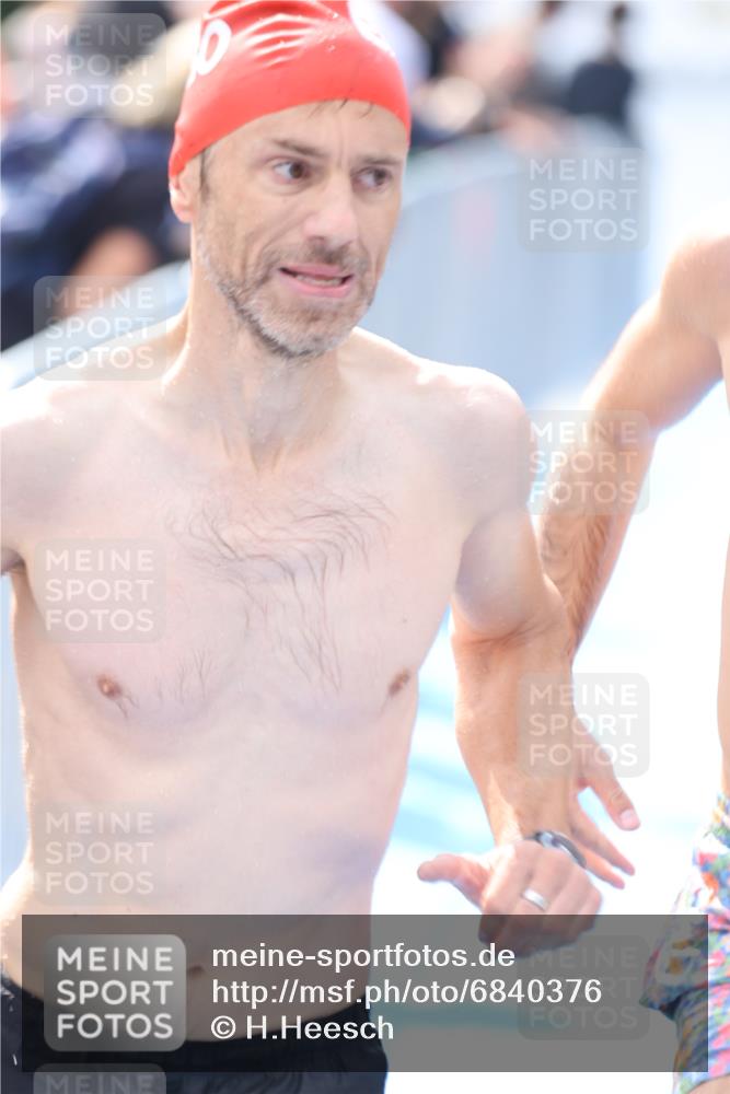 25.08.2024 - Elbe Triathlon Hamburg H.Heesch http://msf.ph/oto/6840376 25.08.2024 14:06:22 Schwimmen 6, 7, 10, 18, 23, 28, 30 meine-sportfotos.de