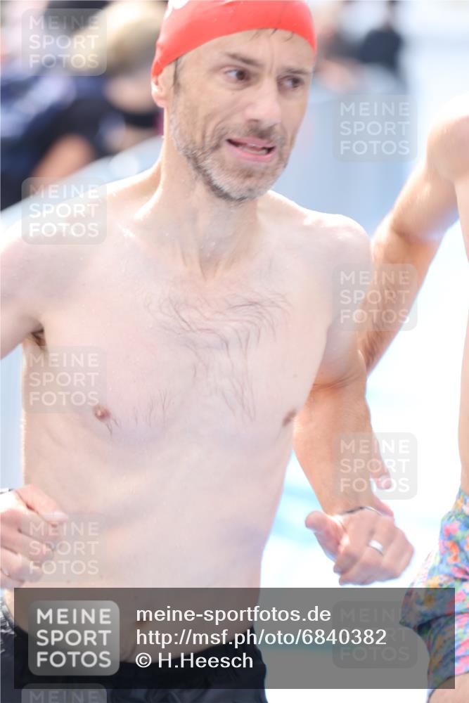 25.08.2024 - Elbe Triathlon Hamburg H.Heesch http://msf.ph/oto/6840382 25.08.2024 14:06:22 Schwimmen 6, 7, 10, 18, 23, 28, 30 meine-sportfotos.de