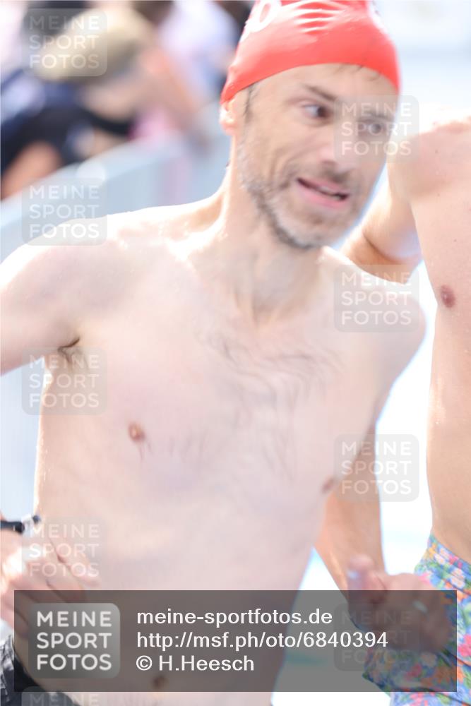 25.08.2024 - Elbe Triathlon Hamburg H.Heesch http://msf.ph/oto/6840394 25.08.2024 14:06:23 Schwimmen 6, 7, 10, 18, 23, 28, 30 meine-sportfotos.de