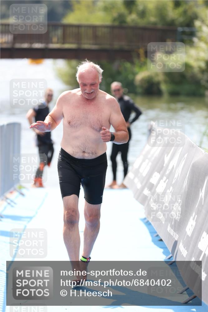 25.08.2024 - Elbe Triathlon Hamburg H.Heesch http://msf.ph/oto/6840402 25.08.2024 14:08:21 Schwimmen  meine-sportfotos.de