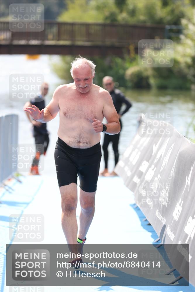 25.08.2024 - Elbe Triathlon Hamburg H.Heesch http://msf.ph/oto/6840414 25.08.2024 14:08:21 Schwimmen  meine-sportfotos.de