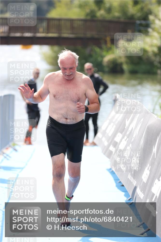 25.08.2024 - Elbe Triathlon Hamburg H.Heesch http://msf.ph/oto/6840421 25.08.2024 14:08:21 Schwimmen  meine-sportfotos.de