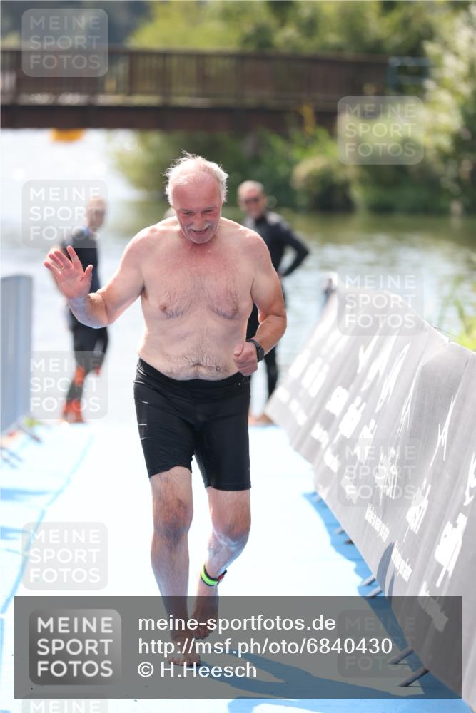 25.08.2024 - Elbe Triathlon Hamburg H.Heesch http://msf.ph/oto/6840430 25.08.2024 14:08:21 Schwimmen  meine-sportfotos.de