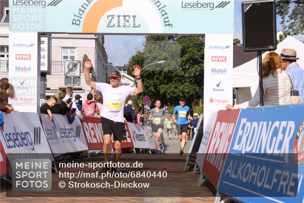 25.08.2024 - 20. Blankeneser Heldenlauf Strokosch-Dieckow http://msf.ph/oto/6840440 25.08.2024 10:30:28 Ziel 6055, 6134, 6239, 6321, 6421 meine-sportfotos.de