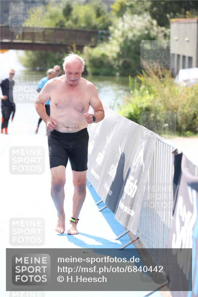 25.08.2024 - Elbe Triathlon Hamburg H.Heesch http://msf.ph/oto/6840442 25.08.2024 14:08:23 Schwimmen  meine-sportfotos.de