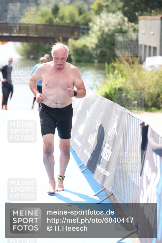 25.08.2024 - Elbe Triathlon Hamburg H.Heesch http://msf.ph/oto/6840447 25.08.2024 14:08:23 Schwimmen  meine-sportfotos.de