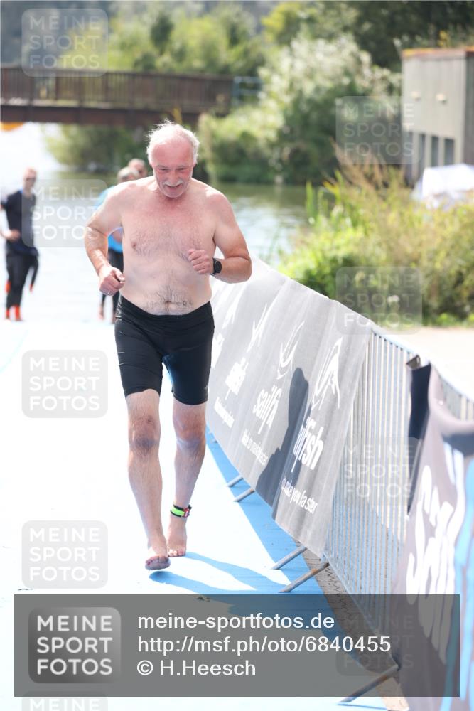 25.08.2024 - Elbe Triathlon Hamburg H.Heesch http://msf.ph/oto/6840455 25.08.2024 14:08:23 Schwimmen  meine-sportfotos.de
