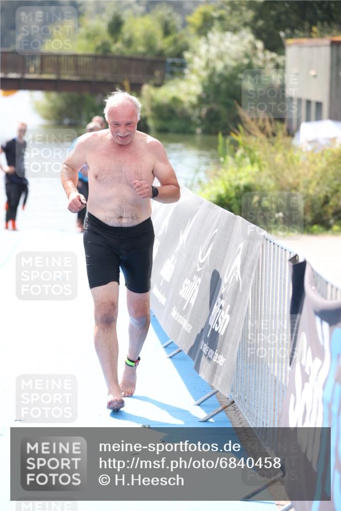 25.08.2024 - Elbe Triathlon Hamburg H.Heesch http://msf.ph/oto/6840458 25.08.2024 14:08:23 Schwimmen  meine-sportfotos.de