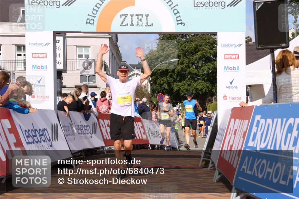 25.08.2024 - 20. Blankeneser Heldenlauf Strokosch-Dieckow http://msf.ph/oto/6840473 25.08.2024 10:30:28 Ziel 6055, 6134, 6239, 6321, 6421 meine-sportfotos.de