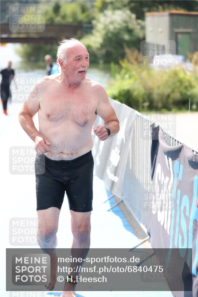 25.08.2024 - Elbe Triathlon Hamburg H.Heesch http://msf.ph/oto/6840475 25.08.2024 14:08:25 Schwimmen  meine-sportfotos.de
