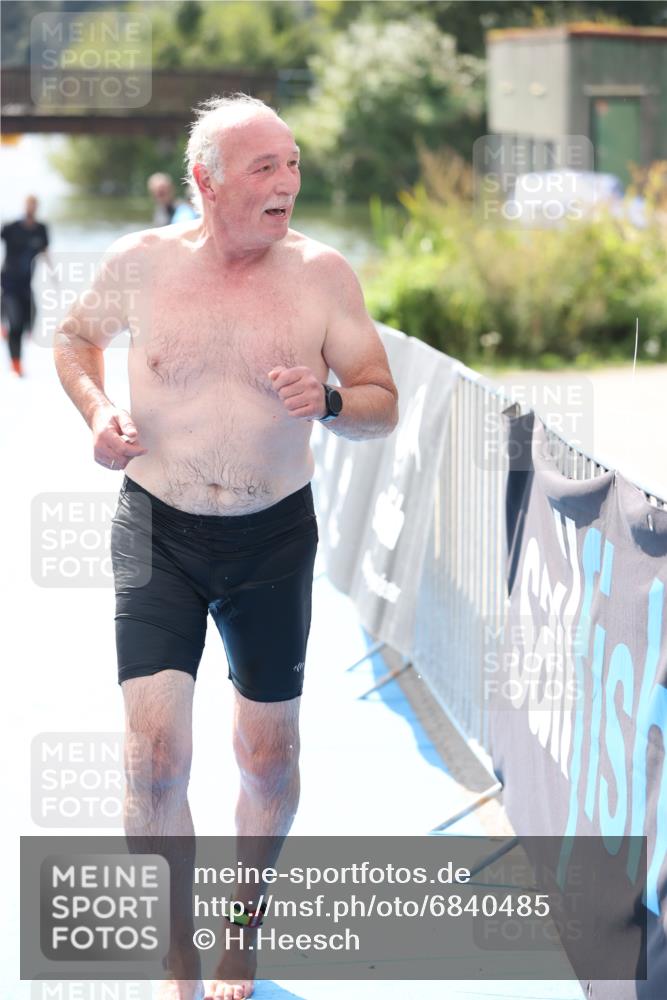 25.08.2024 - Elbe Triathlon Hamburg H.Heesch http://msf.ph/oto/6840485 25.08.2024 14:08:25 Schwimmen  meine-sportfotos.de