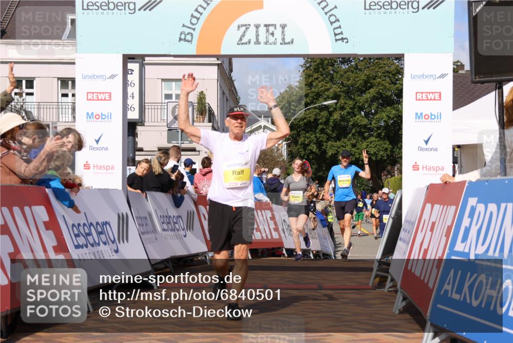 25.08.2024 - 20. Blankeneser Heldenlauf Strokosch-Dieckow http://msf.ph/oto/6840501 25.08.2024 10:30:29 Ziel 6055, 6134, 6239, 6421 meine-sportfotos.de