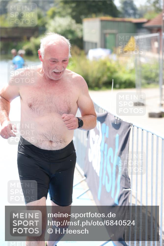 25.08.2024 - Elbe Triathlon Hamburg H.Heesch http://msf.ph/oto/6840524 25.08.2024 14:08:26 Schwimmen  meine-sportfotos.de