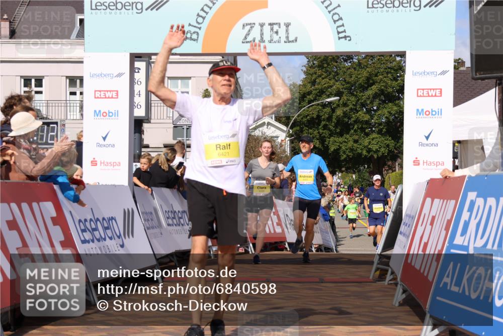 25.08.2024 - 20. Blankeneser Heldenlauf Strokosch-Dieckow http://msf.ph/oto/6840598 25.08.2024 10:30:30 Ziel 6055, 6239, 6421 meine-sportfotos.de