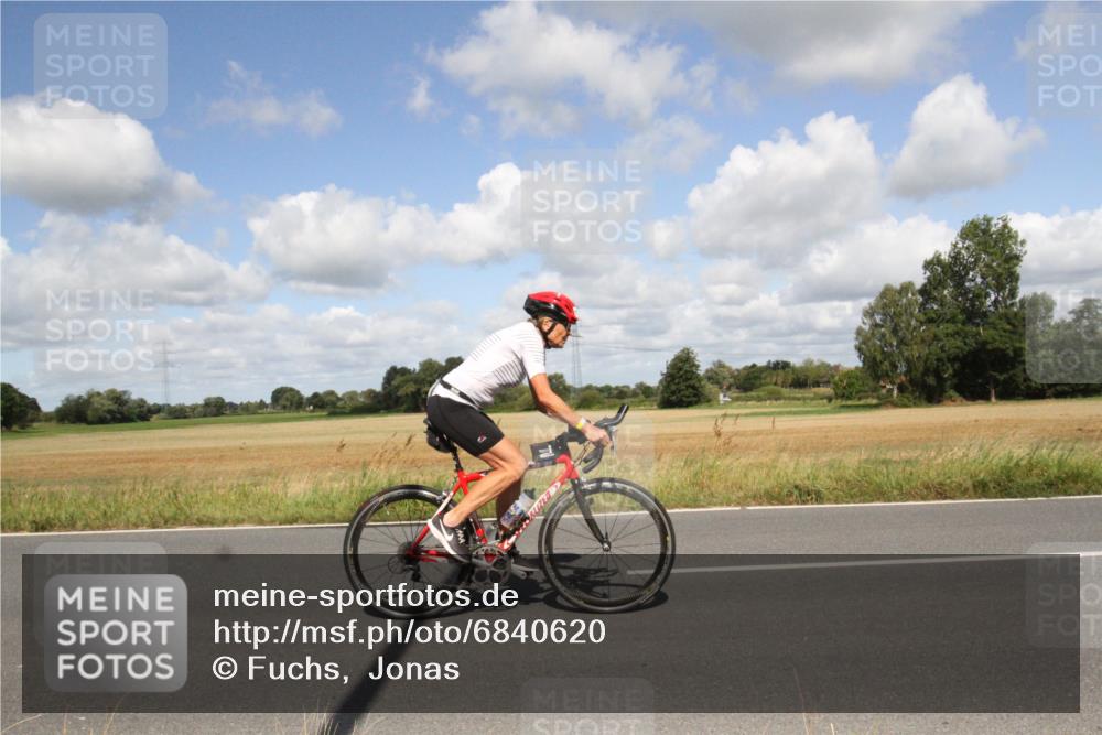 25.08.2024 - Elbe Triathlon Hamburg Fuchs,  Jonas http://msf.ph/oto/6840620 25.08.2024 11:09:17 Radfahren 1502, 1651, 1548, 1599, 1518, 1586 meine-sportfotos.de