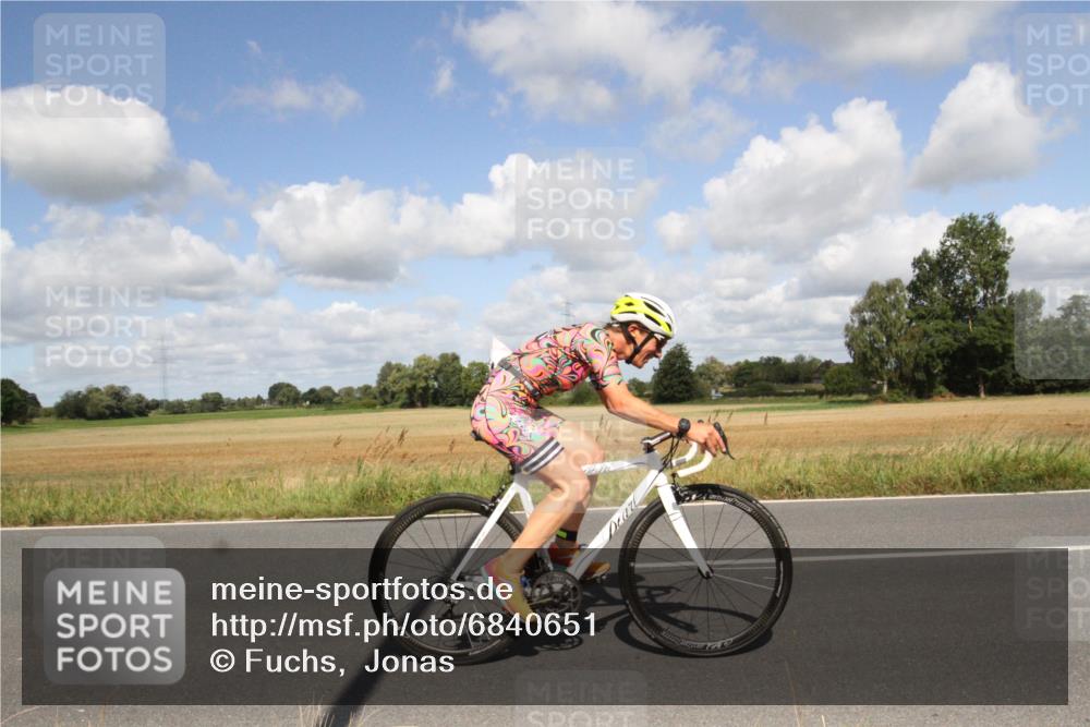 25.08.2024 - Elbe Triathlon Hamburg Fuchs,  Jonas http://msf.ph/oto/6840651 25.08.2024 11:09:32 Radfahren 1515, 1579, 1537, 1617, 1648, 1480 meine-sportfotos.de