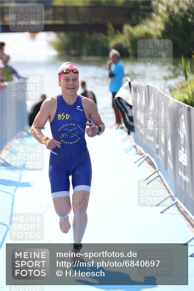 25.08.2024 - Elbe Triathlon Hamburg H.Heesch http://msf.ph/oto/6840697 25.08.2024 14:33:14 Schwimmen  meine-sportfotos.de