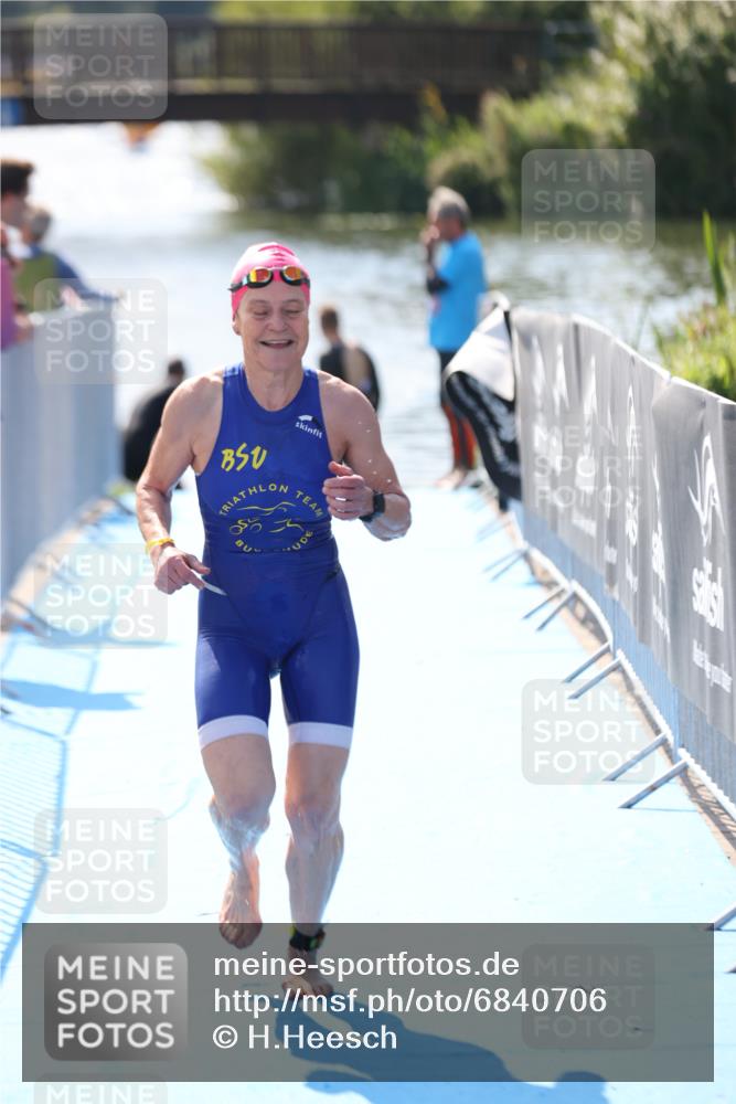 25.08.2024 - Elbe Triathlon Hamburg H.Heesch http://msf.ph/oto/6840706 25.08.2024 14:33:14 Schwimmen  meine-sportfotos.de