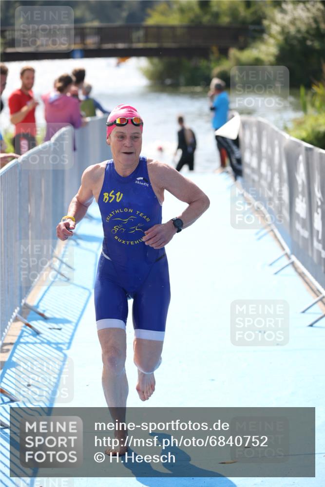 25.08.2024 - Elbe Triathlon Hamburg H.Heesch http://msf.ph/oto/6840752 25.08.2024 14:33:15 Schwimmen  meine-sportfotos.de