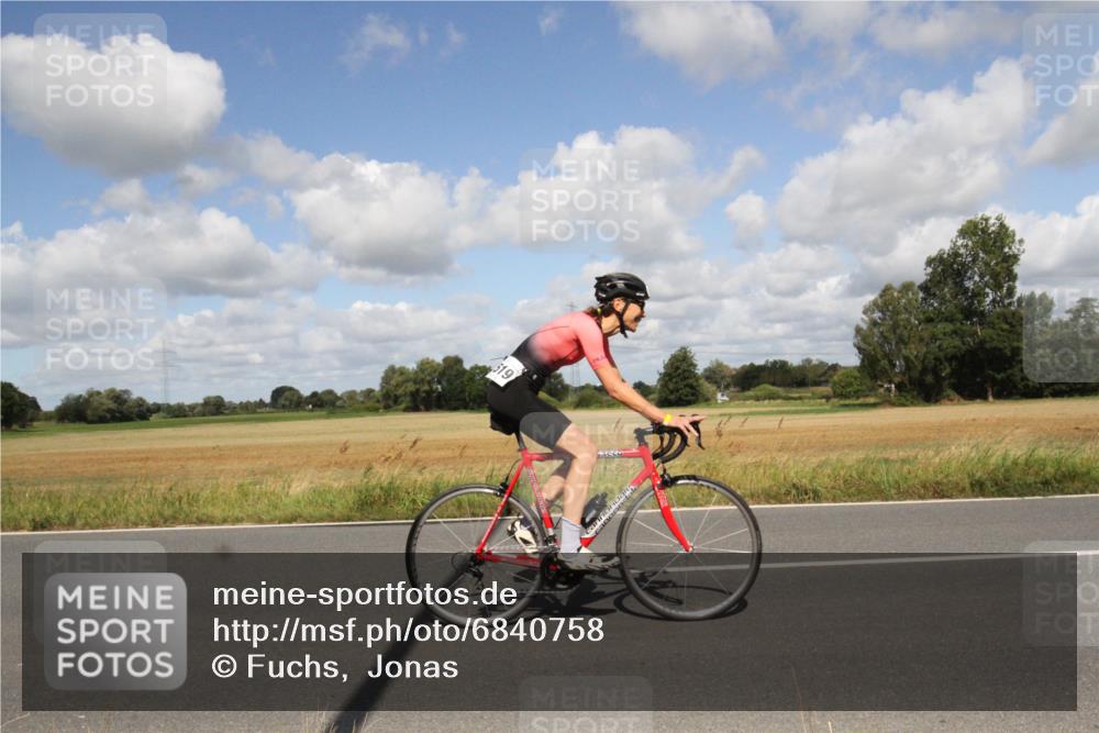 25.08.2024 - Elbe Triathlon Hamburg Fuchs,  Jonas http://msf.ph/oto/6840758 25.08.2024 11:10:19 Radfahren 1655, 1546, 1519, 1668, 1713, 1475, 1591, 1547 meine-sportfotos.de