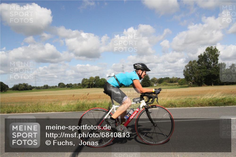 25.08.2024 - Elbe Triathlon Hamburg Fuchs,  Jonas http://msf.ph/oto/6840813 25.08.2024 11:10:32 Radfahren 1559, 1571, 1521 meine-sportfotos.de