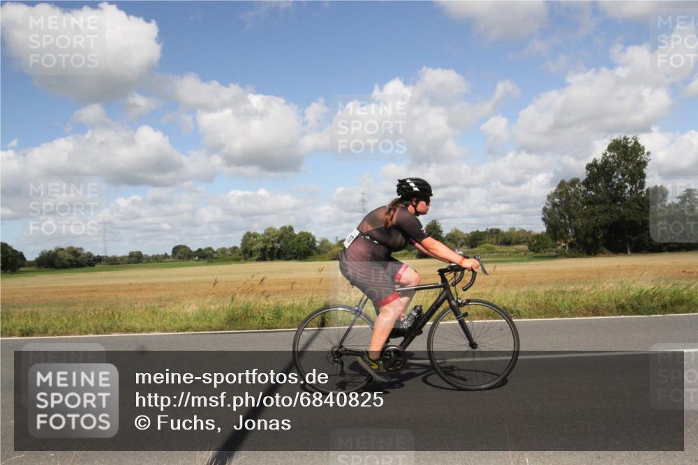 25.08.2024 - Elbe Triathlon Hamburg Fuchs,  Jonas http://msf.ph/oto/6840825 25.08.2024 11:10:40 Radfahren 1521, 1707, 1718, 1715, 1529, 791 meine-sportfotos.de