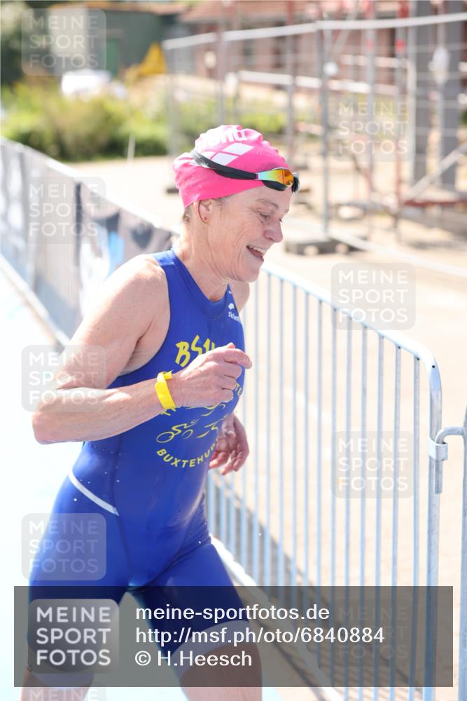 25.08.2024 - Elbe Triathlon Hamburg H.Heesch http://msf.ph/oto/6840884 25.08.2024 14:33:16 Schwimmen  meine-sportfotos.de