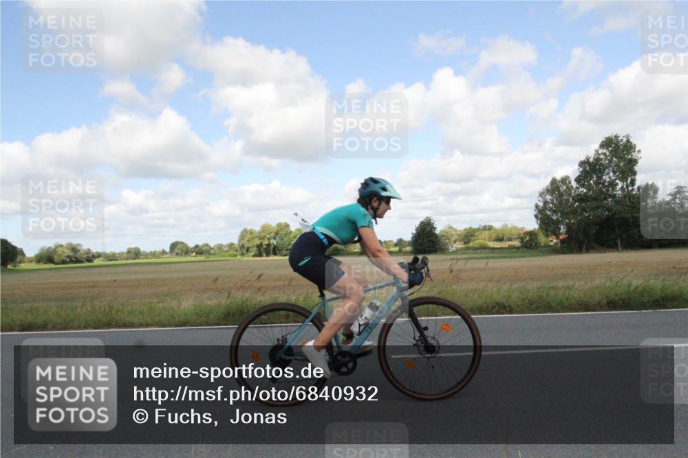25.08.2024 - Elbe Triathlon Hamburg Fuchs,  Jonas http://msf.ph/oto/6840932 25.08.2024 11:11:27 Radfahren 1479, 1676 meine-sportfotos.de