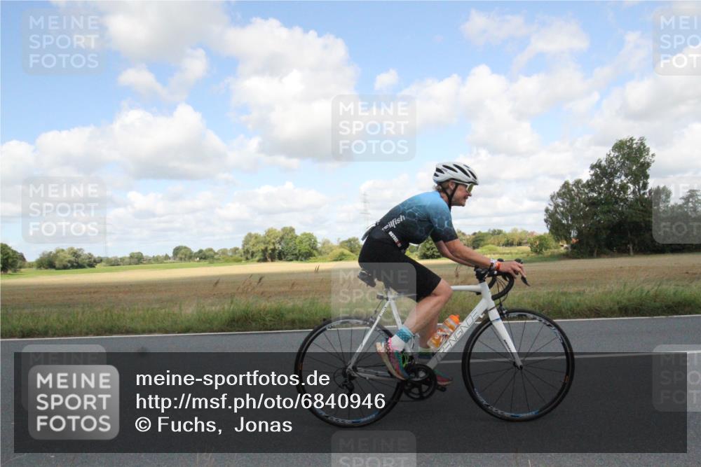 25.08.2024 - Elbe Triathlon Hamburg Fuchs,  Jonas http://msf.ph/oto/6840946 25.08.2024 11:11:47 Radfahren 1472, 1573 meine-sportfotos.de