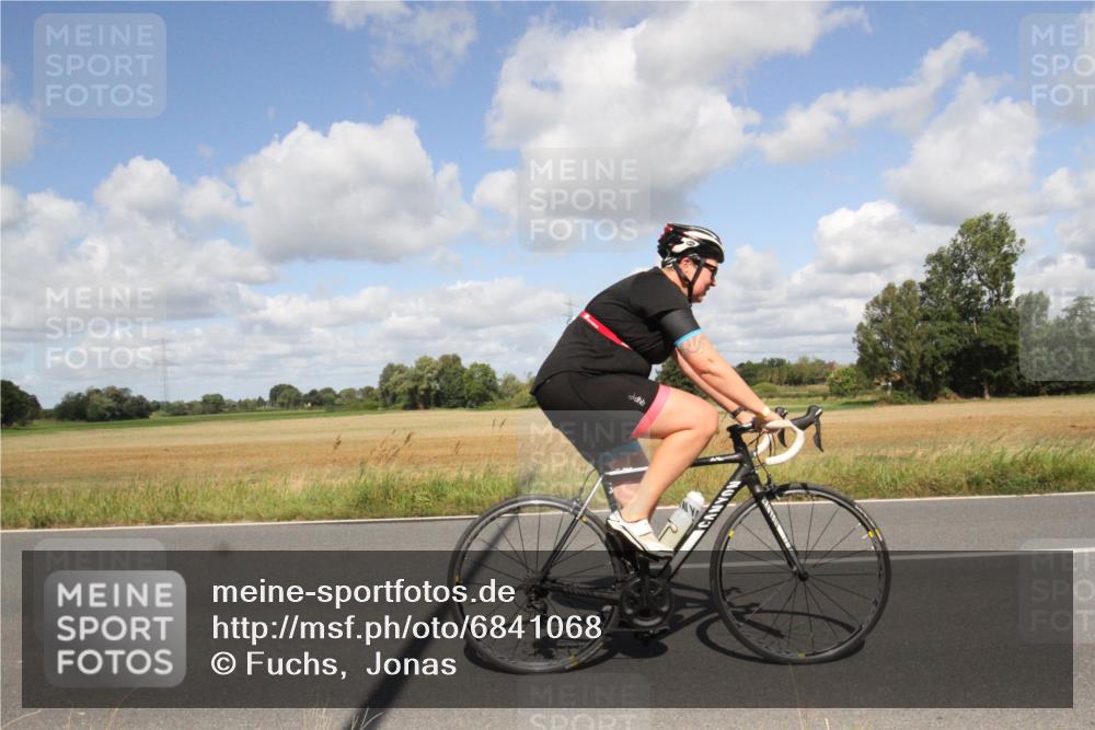 25.08.2024 - Elbe Triathlon Hamburg Fuchs,  Jonas http://msf.ph/oto/6841068 25.08.2024 11:13:19 Radfahren 1545, 1585 meine-sportfotos.de