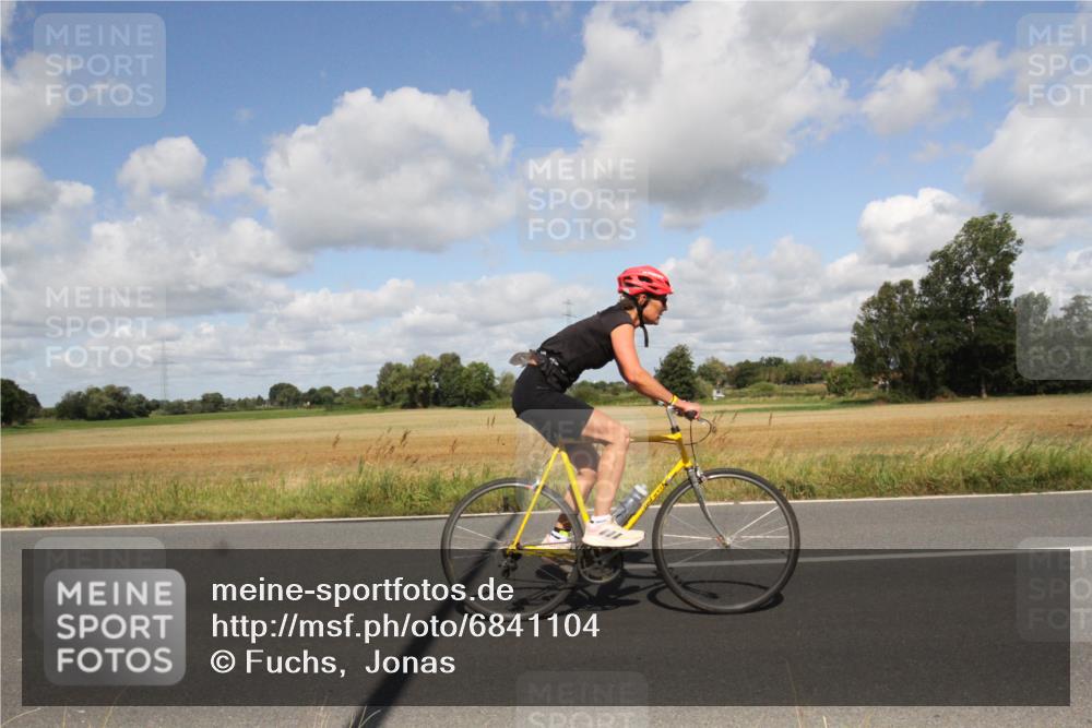 25.08.2024 - Elbe Triathlon Hamburg Fuchs,  Jonas http://msf.ph/oto/6841104 25.08.2024 11:13:58 Radfahren 1574 meine-sportfotos.de