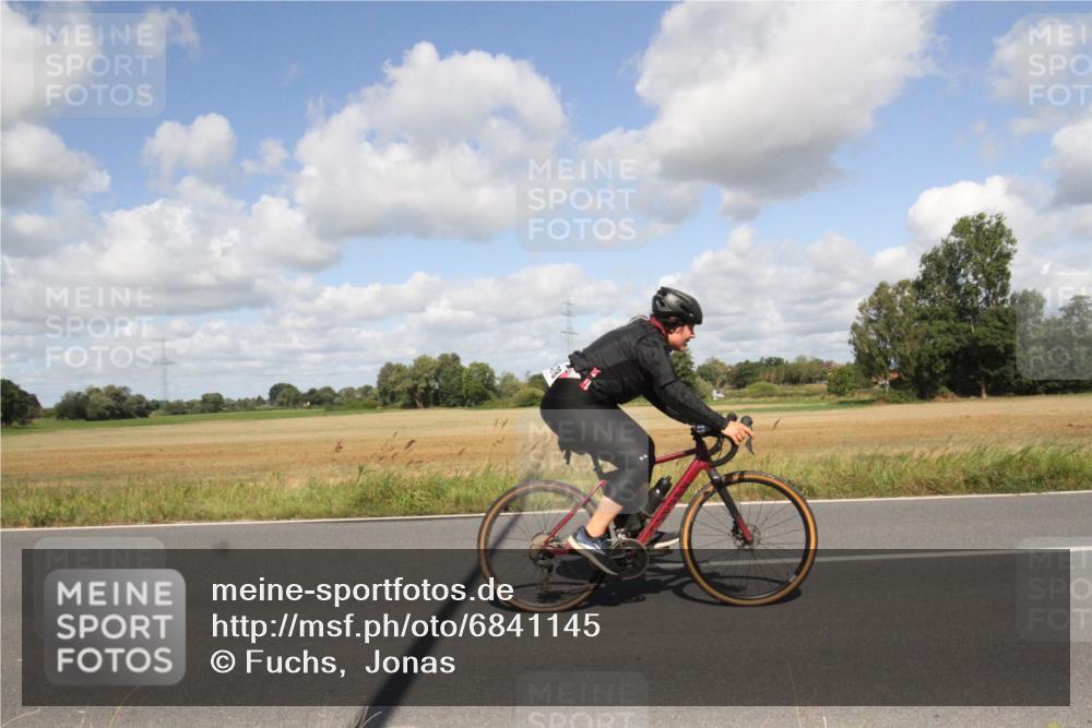 25.08.2024 - Elbe Triathlon Hamburg Fuchs,  Jonas http://msf.ph/oto/6841145 25.08.2024 11:14:36 Radfahren 1478, 1631, 1524, 1643 meine-sportfotos.de